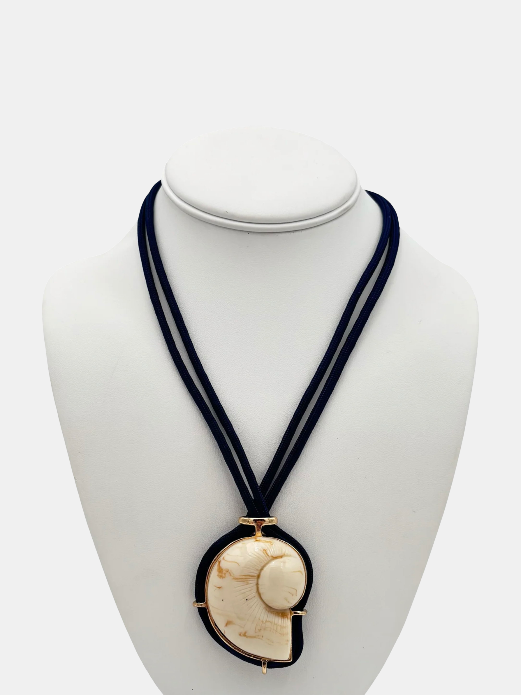 Navy Shelly Necklace